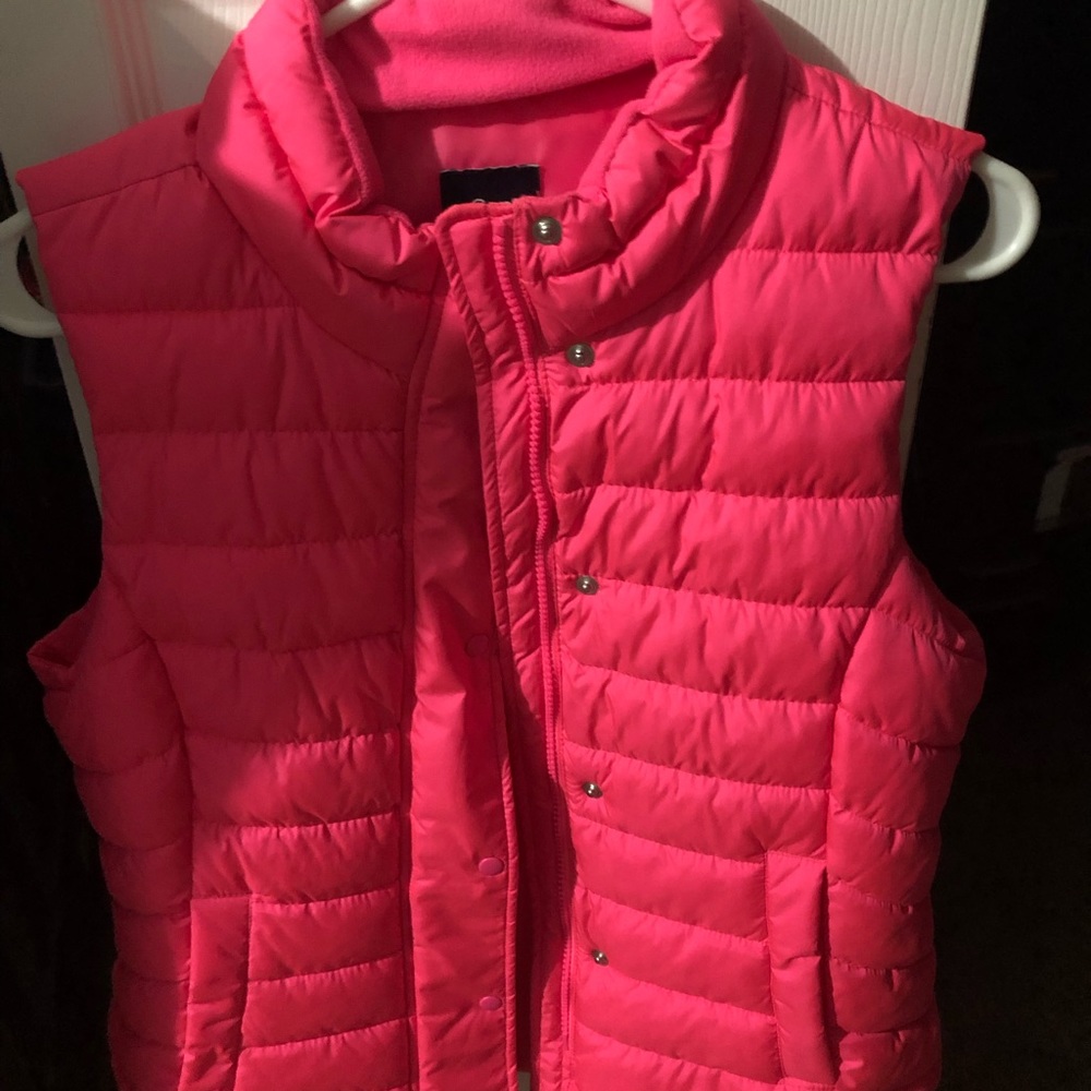 NWT Gap pink puffer jacket in size S